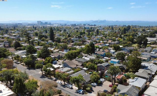 2230 Sacramento St, Berkeley, CA 94702