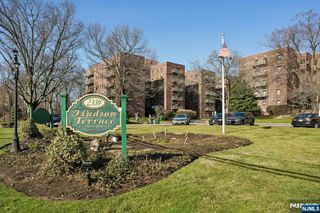2329 Hudson Terrace E9, Fort Lee, NJ 07024