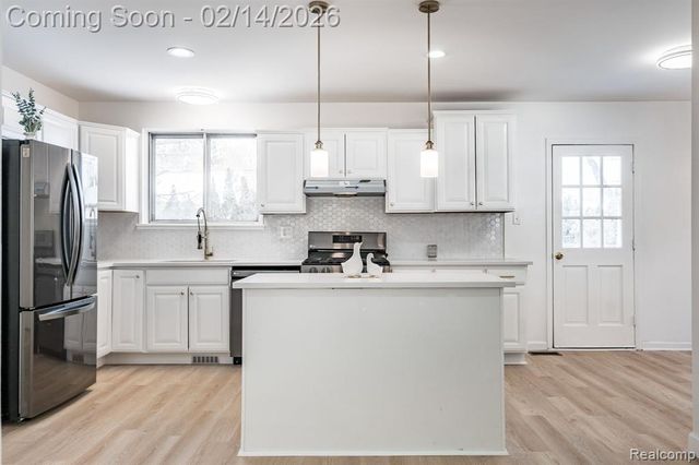 43201 Penny Drive, Sterling Heights, MI 48314