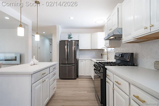 43201 Penny Drive, Sterling Heights, MI 48314