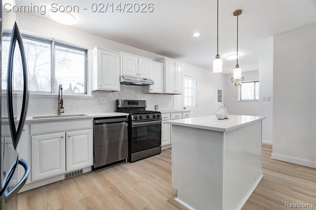 43201 Penny Drive, Sterling Heights, MI 48314