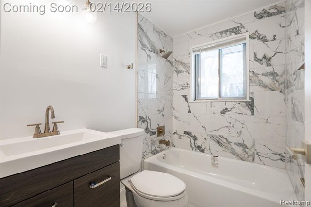 43201 Penny Drive, Sterling Heights, MI 48314