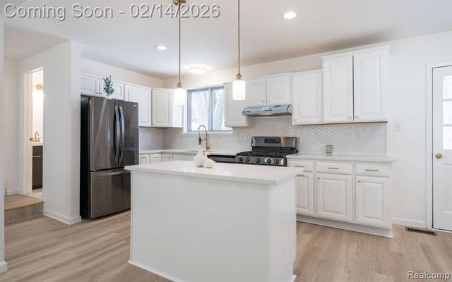 43201 Penny Drive, Sterling Heights, MI 48314