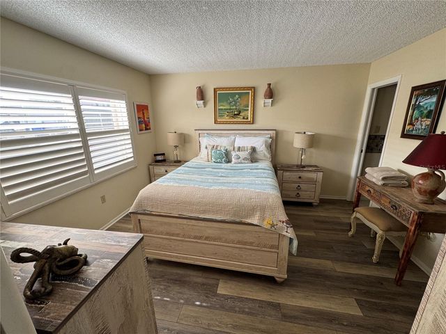 1400 TARPON CENTER DRIVE 111, Venice, FL 34285