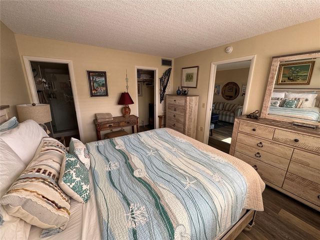 1400 TARPON CENTER DRIVE 111, Venice, FL 34285