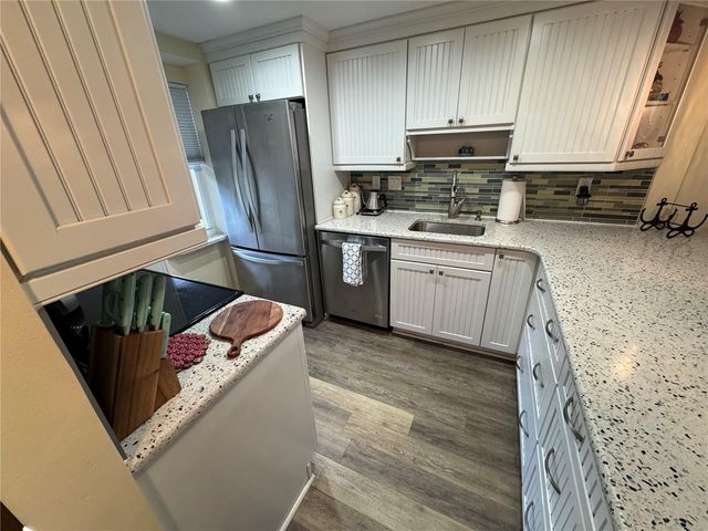 1400 TARPON CENTER DRIVE 111, Venice, FL 34285