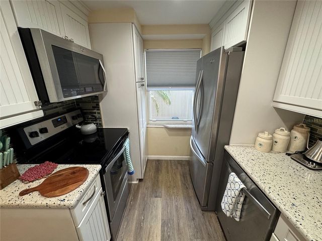 1400 TARPON CENTER DRIVE 111, Venice, FL 34285