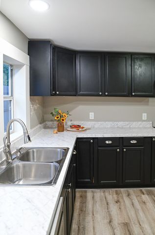 140 N Commerce Street, Slocomb, AL 36375