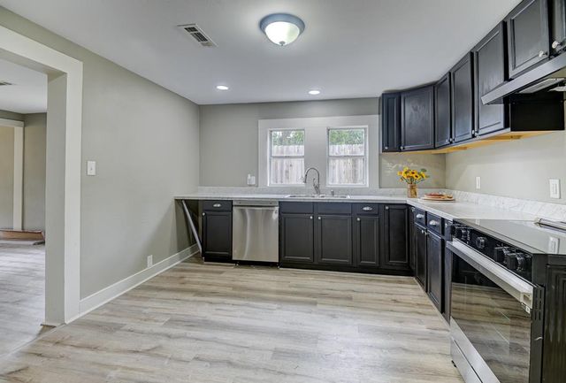 140 N Commerce Street, Slocomb, AL 36375