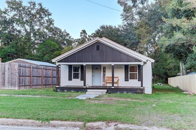 140 N Commerce Street, Slocomb, AL 36375