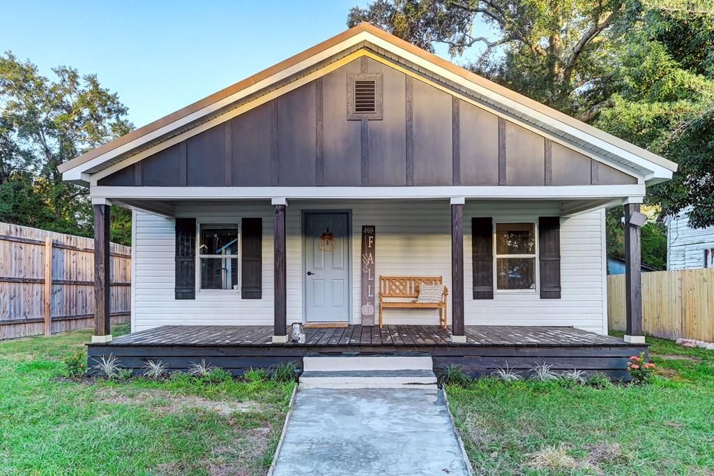 140 N Commerce Street, Slocomb, AL 36375