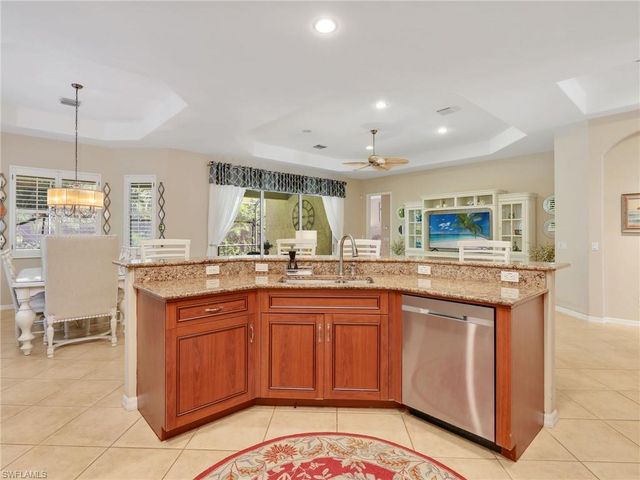 4221 Hampton LN, Naples, FL 34119