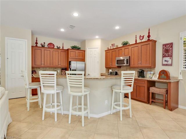 4221 Hampton LN, Naples, FL 34119