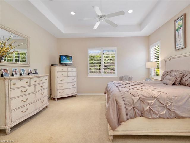 4221 Hampton LN, Naples, FL 34119