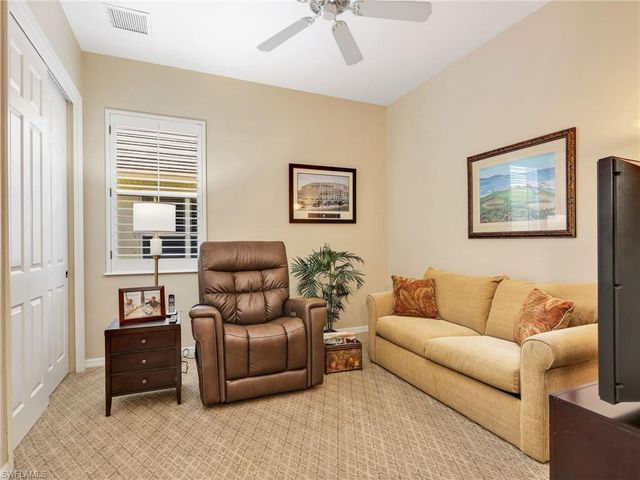 4221 Hampton LN, Naples, FL 34119