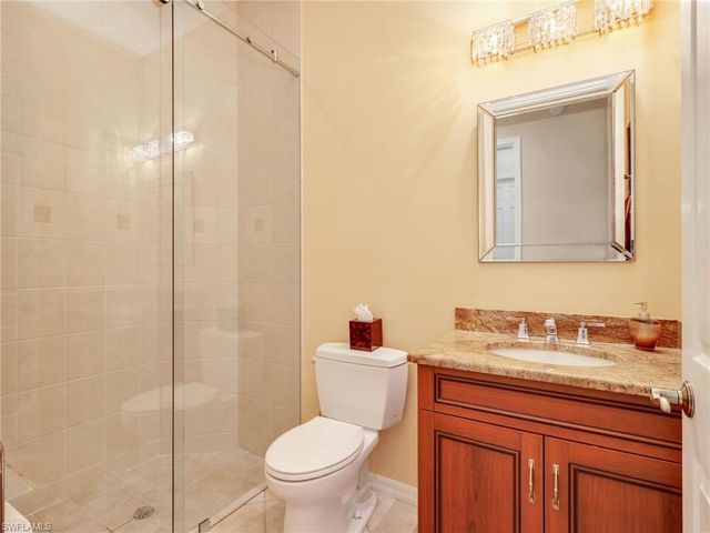 4221 Hampton LN, Naples, FL 34119