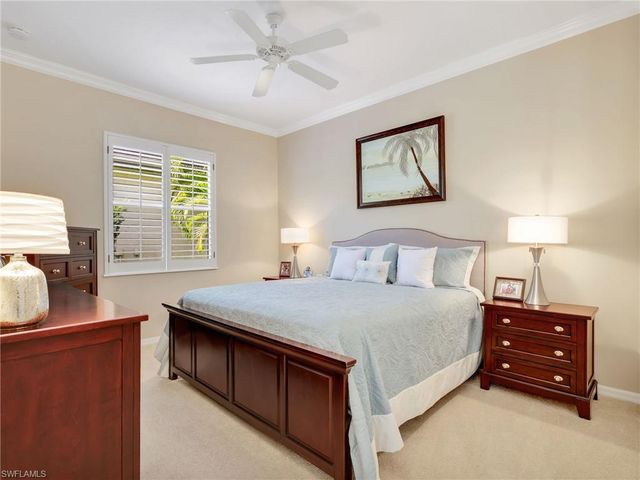 4221 Hampton LN, Naples, FL 34119