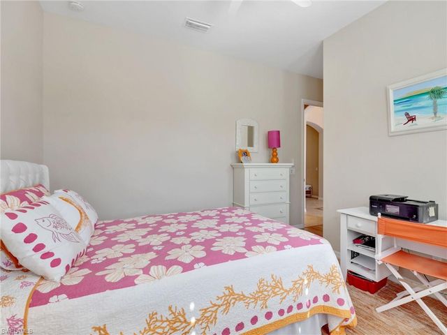 4221 Hampton LN, Naples, FL 34119