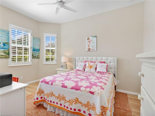 4221 Hampton LN, Naples, FL 34119