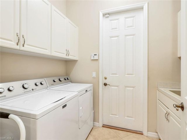 4221 Hampton LN, Naples, FL 34119