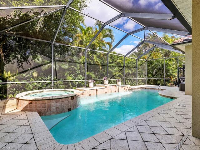 4221 Hampton LN, Naples, FL 34119