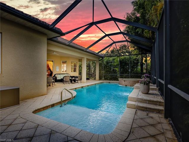 4221 Hampton LN, Naples, FL 34119