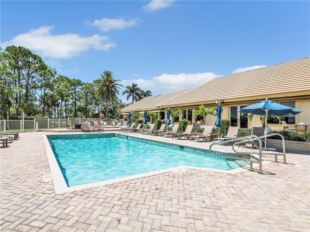 4221 Hampton LN, Naples, FL 34119