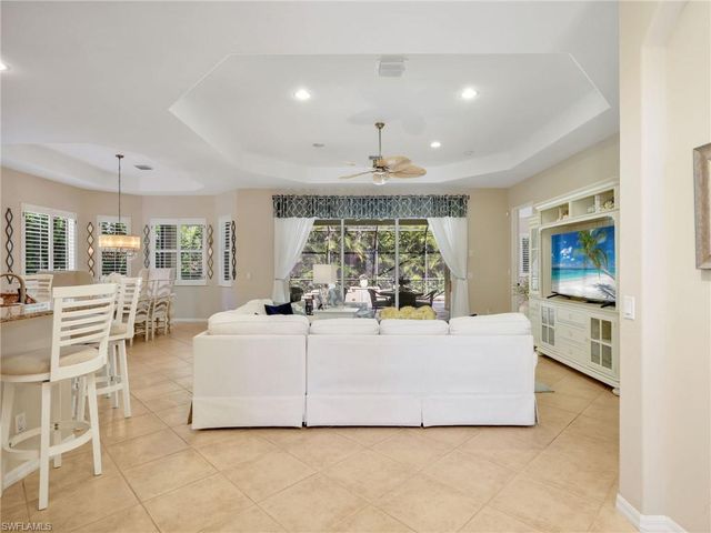 4221 Hampton LN, Naples, FL 34119