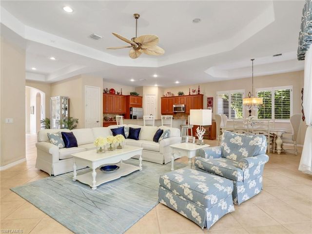 4221 Hampton LN, Naples, FL 34119