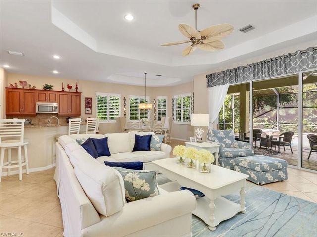 4221 Hampton LN, Naples, FL 34119