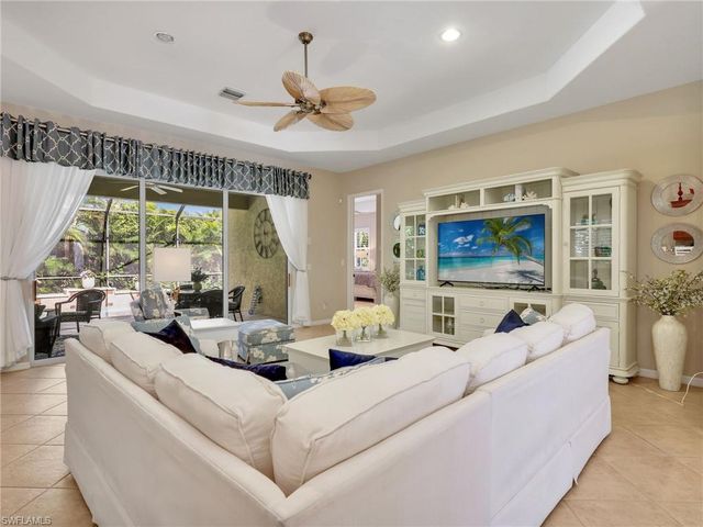 4221 Hampton LN, Naples, FL 34119