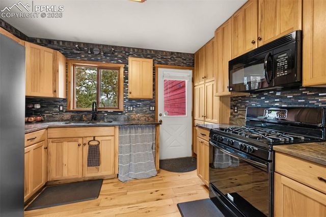 18 Holiday Drive, Woodland Park, CO 80863