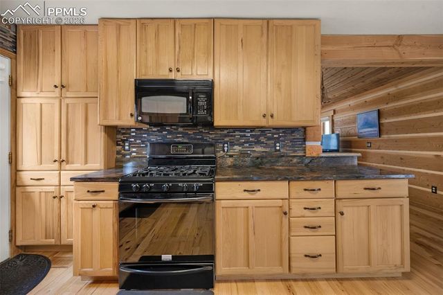 18 Holiday Drive, Woodland Park, CO 80863