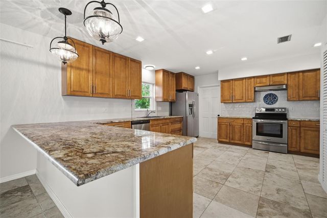 606 S SYLVAN DRIVE, Brandon, FL 33510