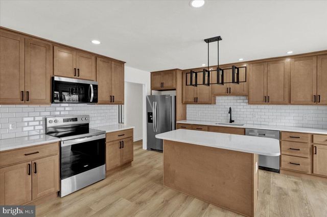 41 DORCHESTER DR, Reading, PA 19610