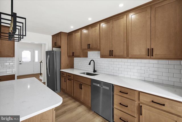 41 DORCHESTER DR, Reading, PA 19610