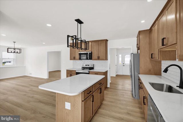 41 DORCHESTER DR, Reading, PA 19610