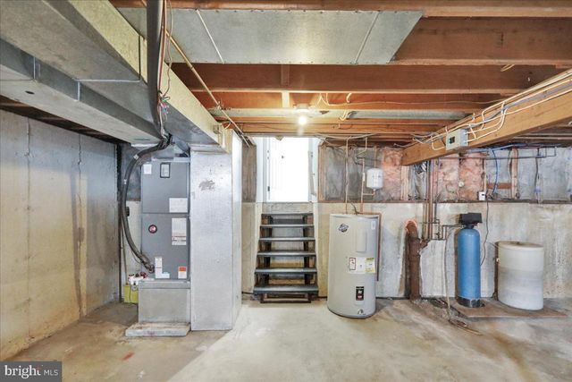 41 DORCHESTER DR, Reading, PA 19610