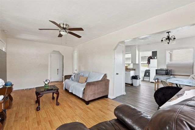 806 S MAIN AVENUE, Groveland, FL 34736