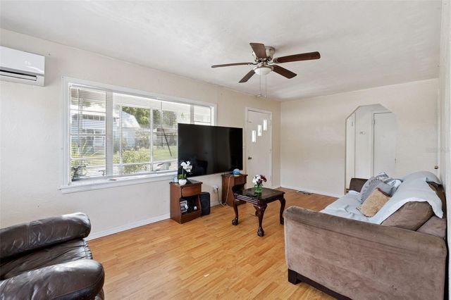 806 S MAIN AVENUE, Groveland, FL 34736