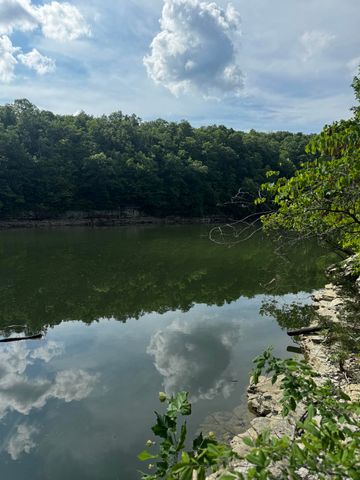 717 Paradise Lake Drive, Somerset, KY 42501