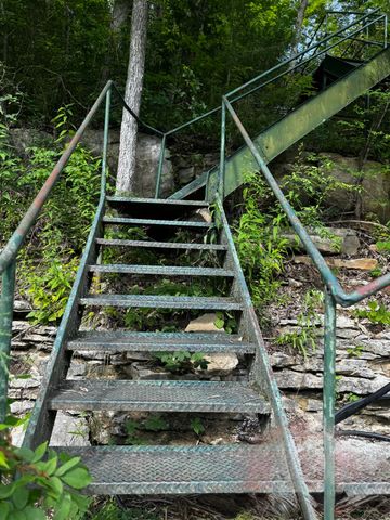 717 Paradise Lake Drive, Somerset, KY 42501