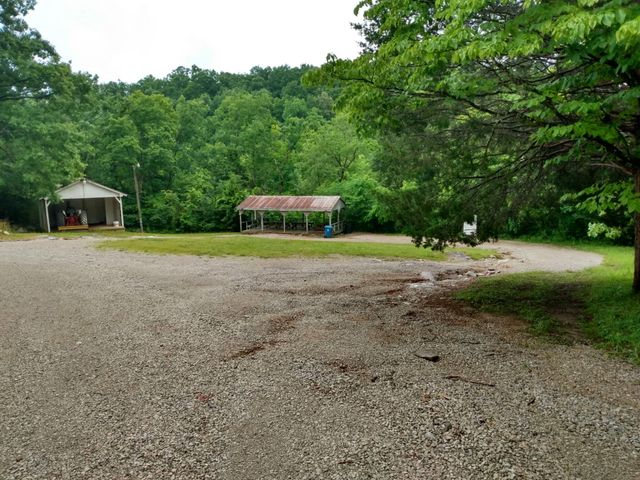 717 Paradise Lake Drive, Somerset, KY 42501