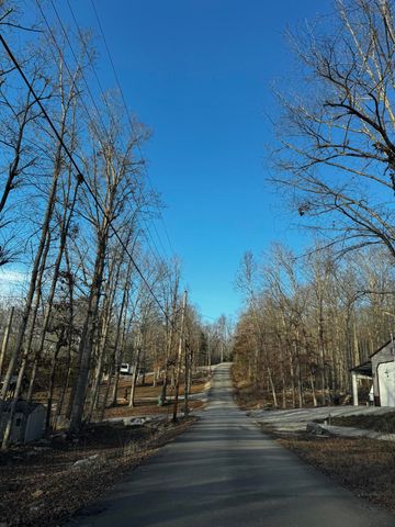 717 Paradise Lake Drive, Somerset, KY 42501