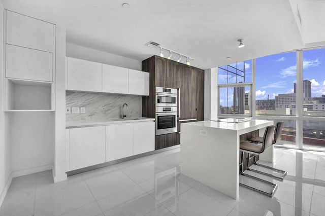 851 NE 1ST Avenue 1002, Miami, FL 33132