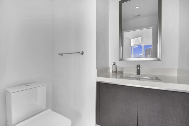 851 NE 1ST Avenue 1002, Miami, FL 33132