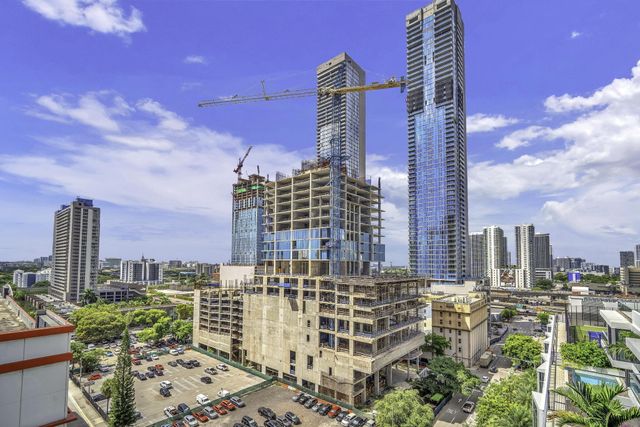 851 NE 1ST Avenue 1002, Miami, FL 33132