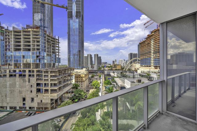851 NE 1ST Avenue 1002, Miami, FL 33132