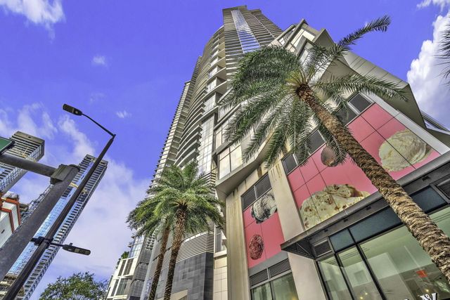 851 NE 1ST Avenue 1002, Miami, FL 33132