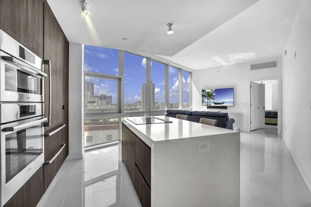 851 NE 1ST Avenue 1002, Miami, FL 33132